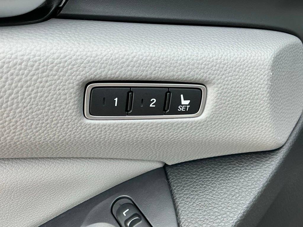 Certified 2018 Honda Accord EX-L image 32