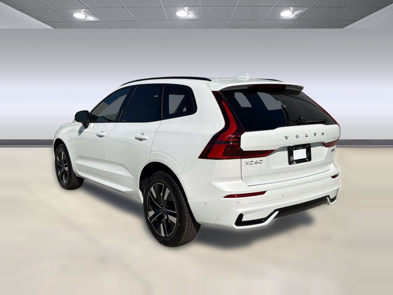 New 2026 Volvo XC60 B5 Plus w/ Climate Package AWD/4WD image 3