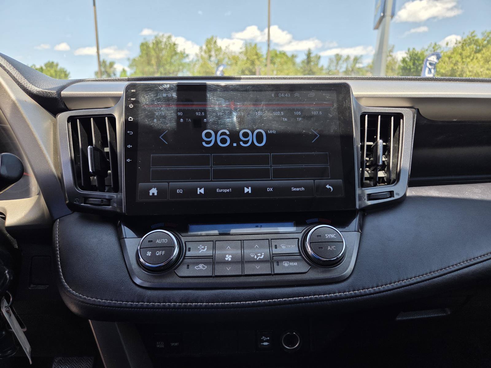Used 2014 Toyota RAV4 XLE FWD image 25