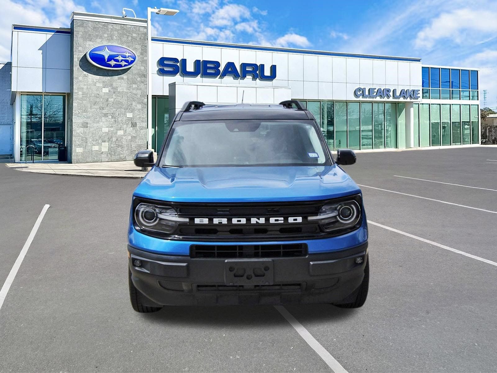 Used 2022 Ford Bronco Sport Outer Banks w/ Tech Package AWD/4WD image 2