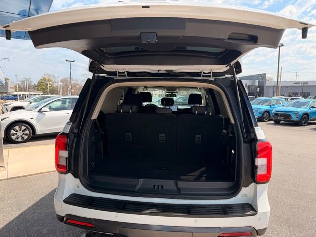 Used 2024 Ford Expedition XLT image 25