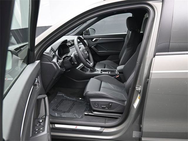 New 2025 Audi Q3 2.0T Premium image 9