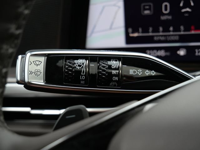 Used 2025 Cadillac Escalade ESV Premium Luxury w/ LPO, Floor Liner Package AWD/4WD image 27