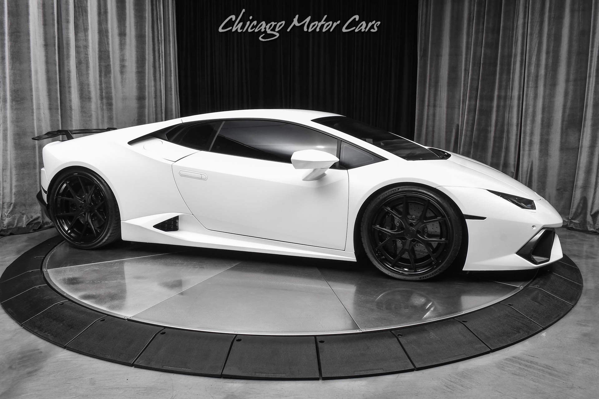 Used 2016 Lamborghini Huracan LP 610-4 AWD/4WD image 6