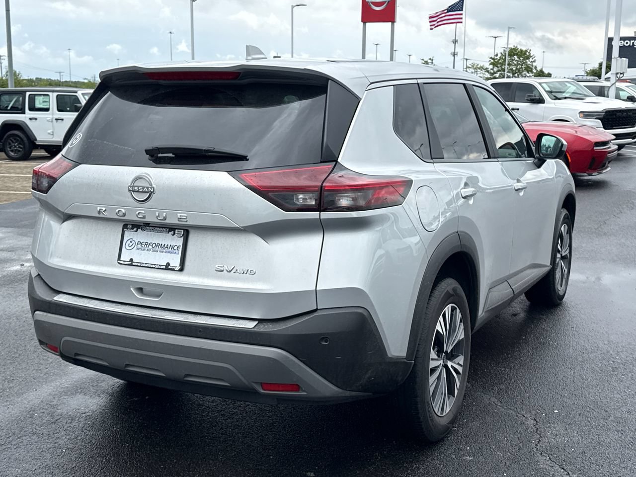 Used 2023 Nissan Rogue SV AWD/4WD image 3