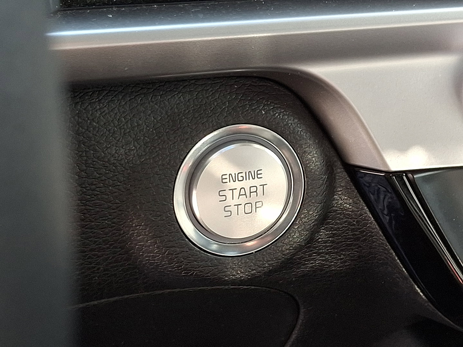 Used 2023 Kia Telluride LX image 24