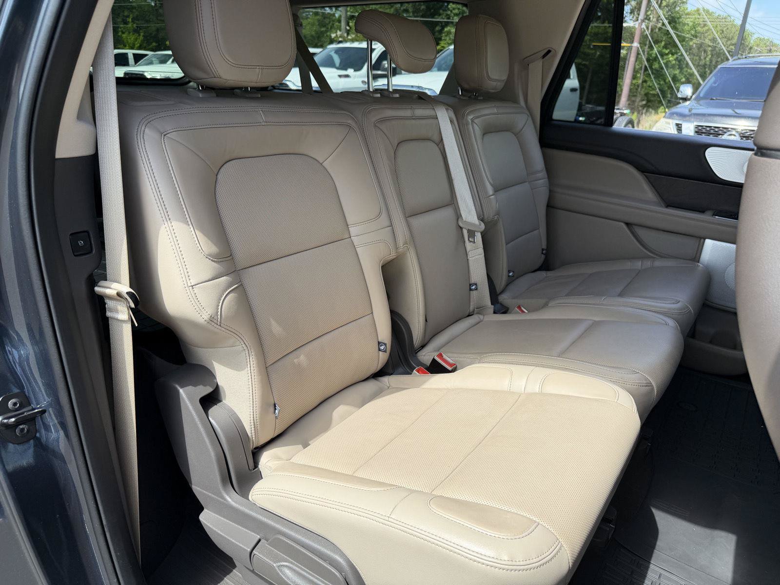 Used 2024 Lincoln Navigator L Reserve AWD/4WD image 19