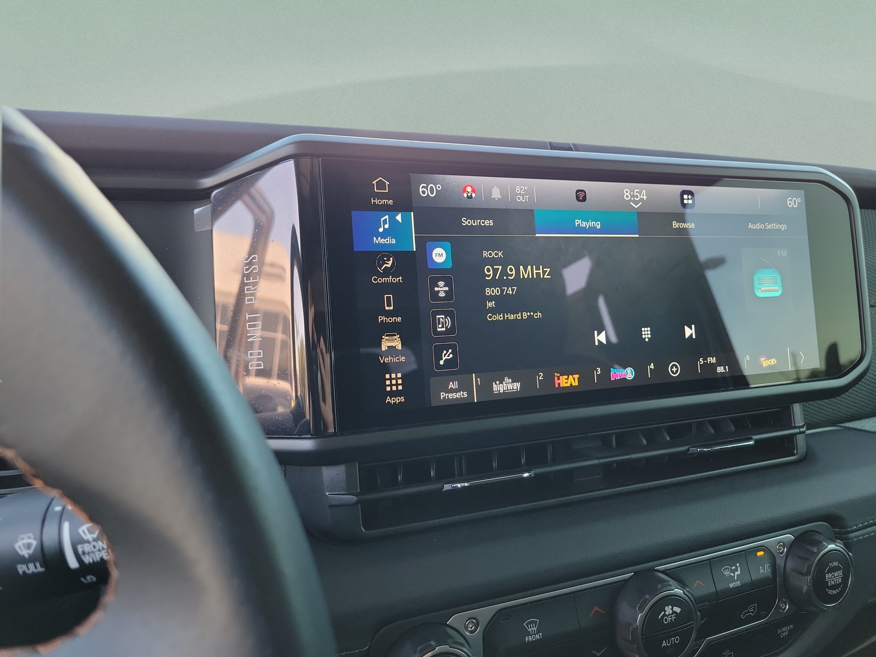 Used 2024 Jeep Gladiator Mojave AWD/4WD image 19