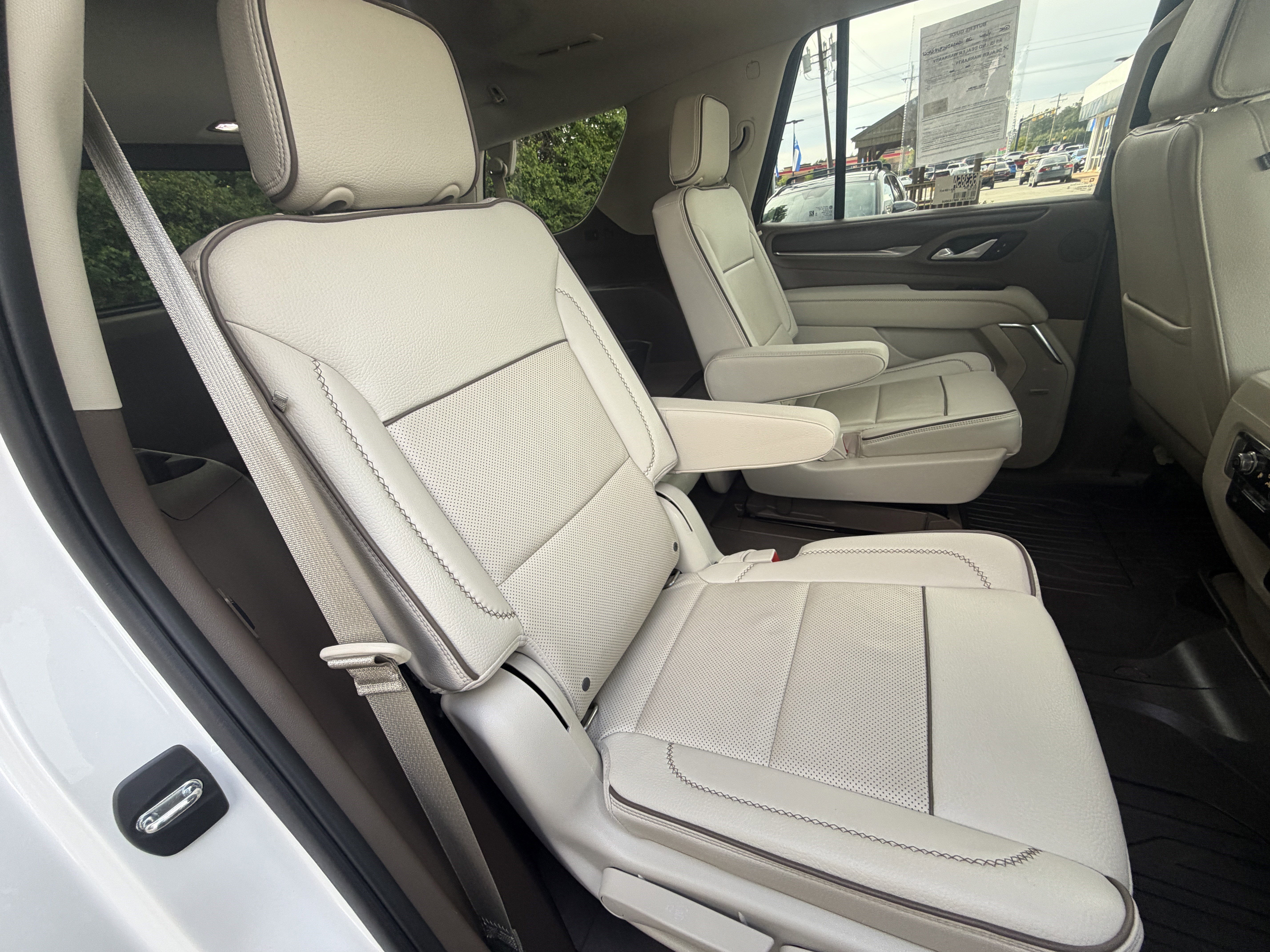 Used 2022 GMC Yukon Denali AWD/4WD image 18