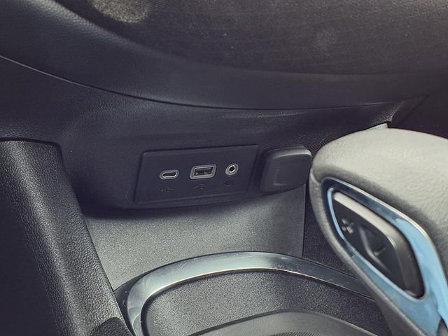 Used 2023 Chevrolet Malibu LT FWD image 13
