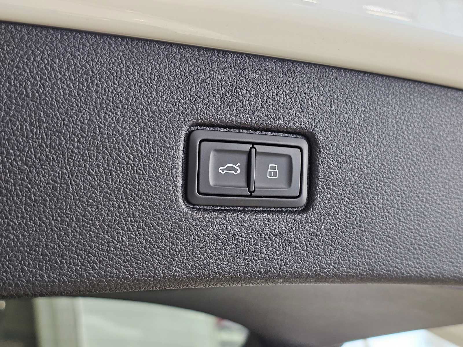 Used 2023 Audi Q7 3.0T Premium Plus w/ Premium Plus Package AWD/4WD image 18