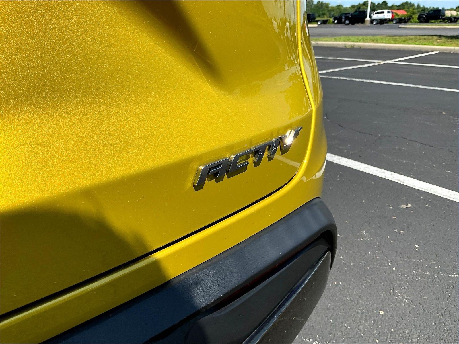 Used 2024 Chevrolet Trax ACTIV w/ Sunroof Package FWD image 24