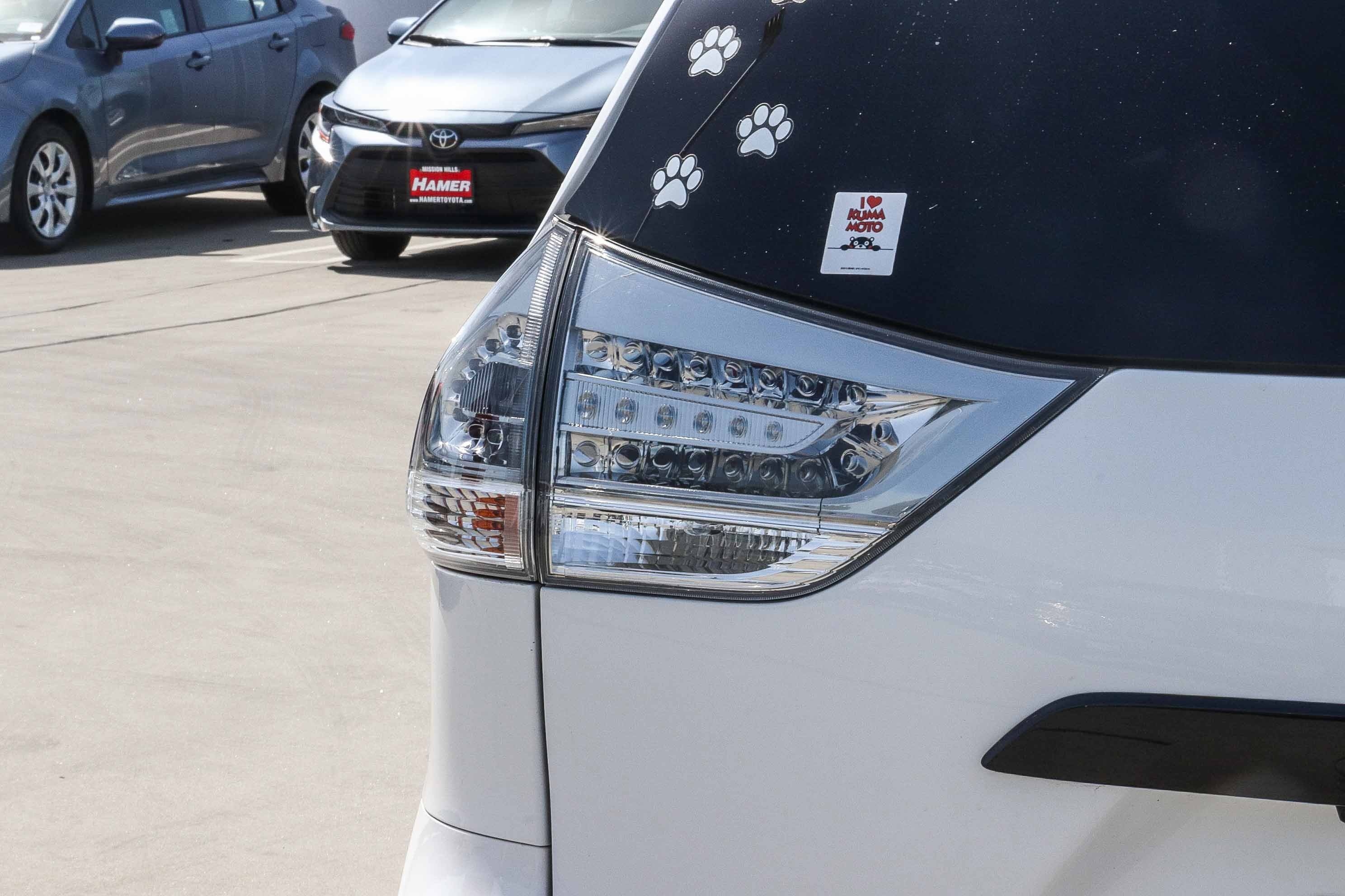 Certified 2020 Toyota Sienna SE w/ Nightshade Edition image 8