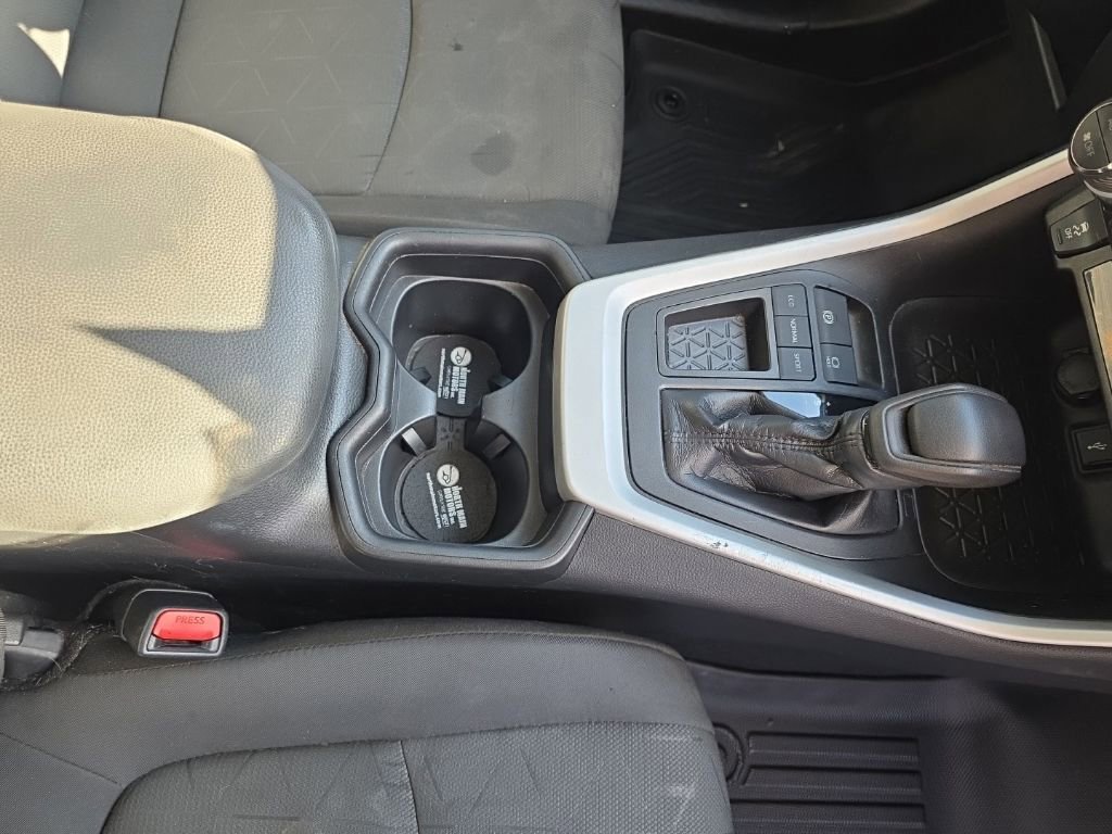 Used 2021 Toyota RAV4 XLE image 46