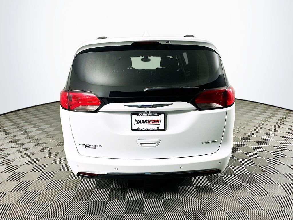 Certified 2020 Chrysler Pacifica Limited image 9