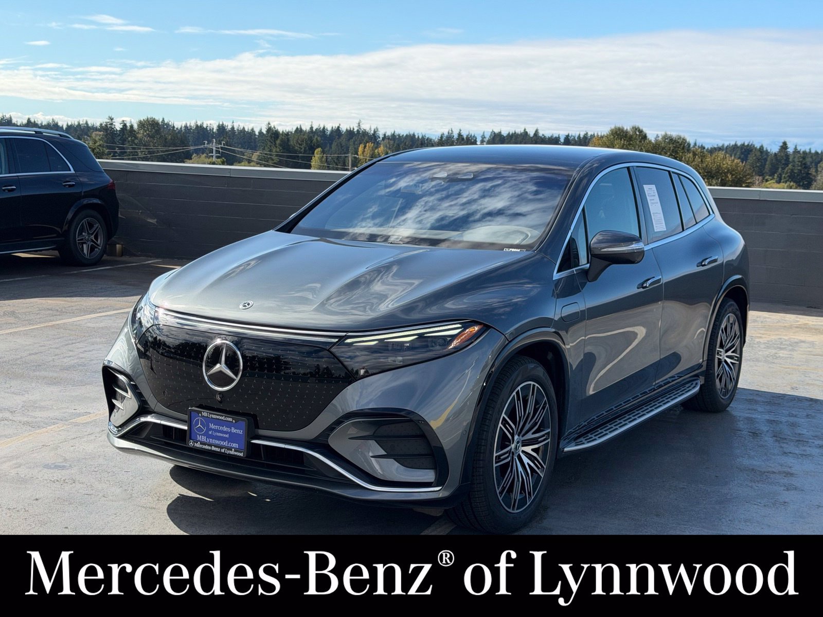 Used 2023 Mercedes-Benz EQS 580 4MATIC SUV image 1