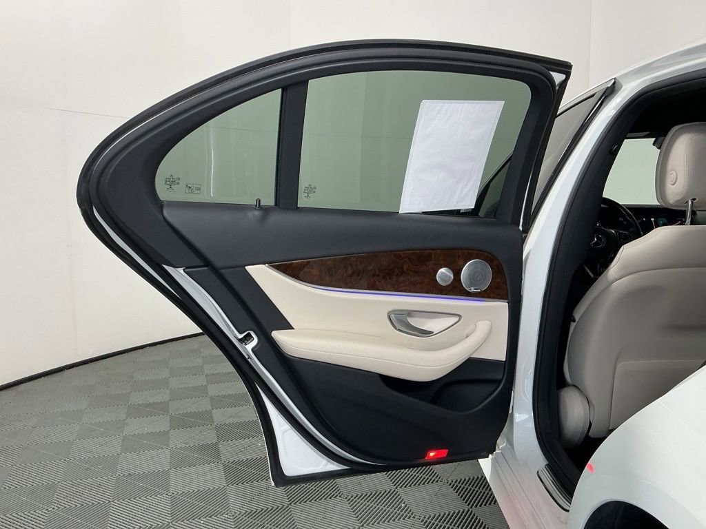 Used 2017 Mercedes-Benz E 300 image 23