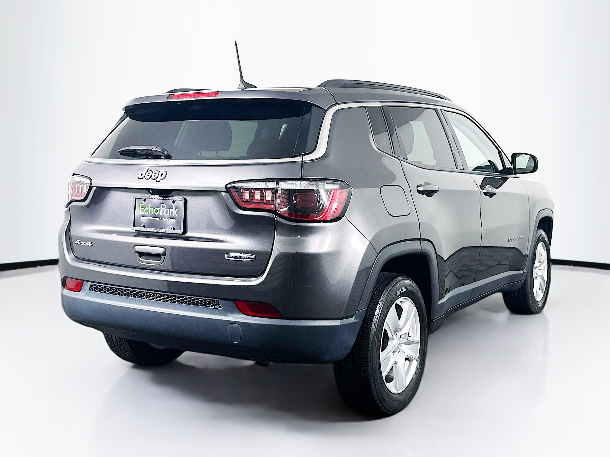 Used 2022 Jeep Compass Latitude image 9