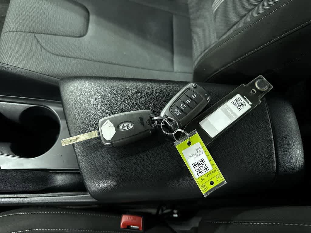 Used 2022 Hyundai Elantra SE FWD image 30