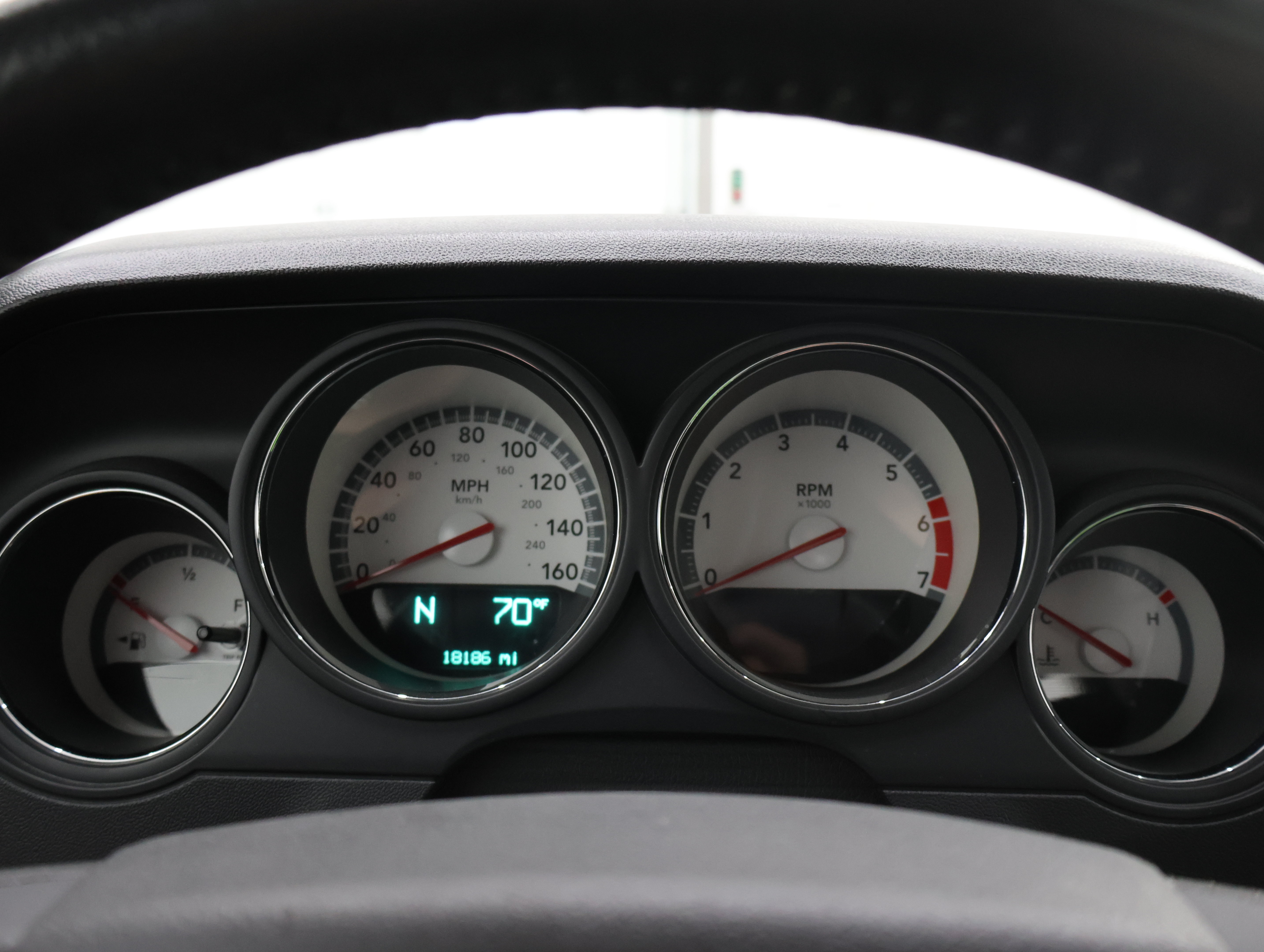 Used 2010 Dodge Challenger R/T RWD image 8
