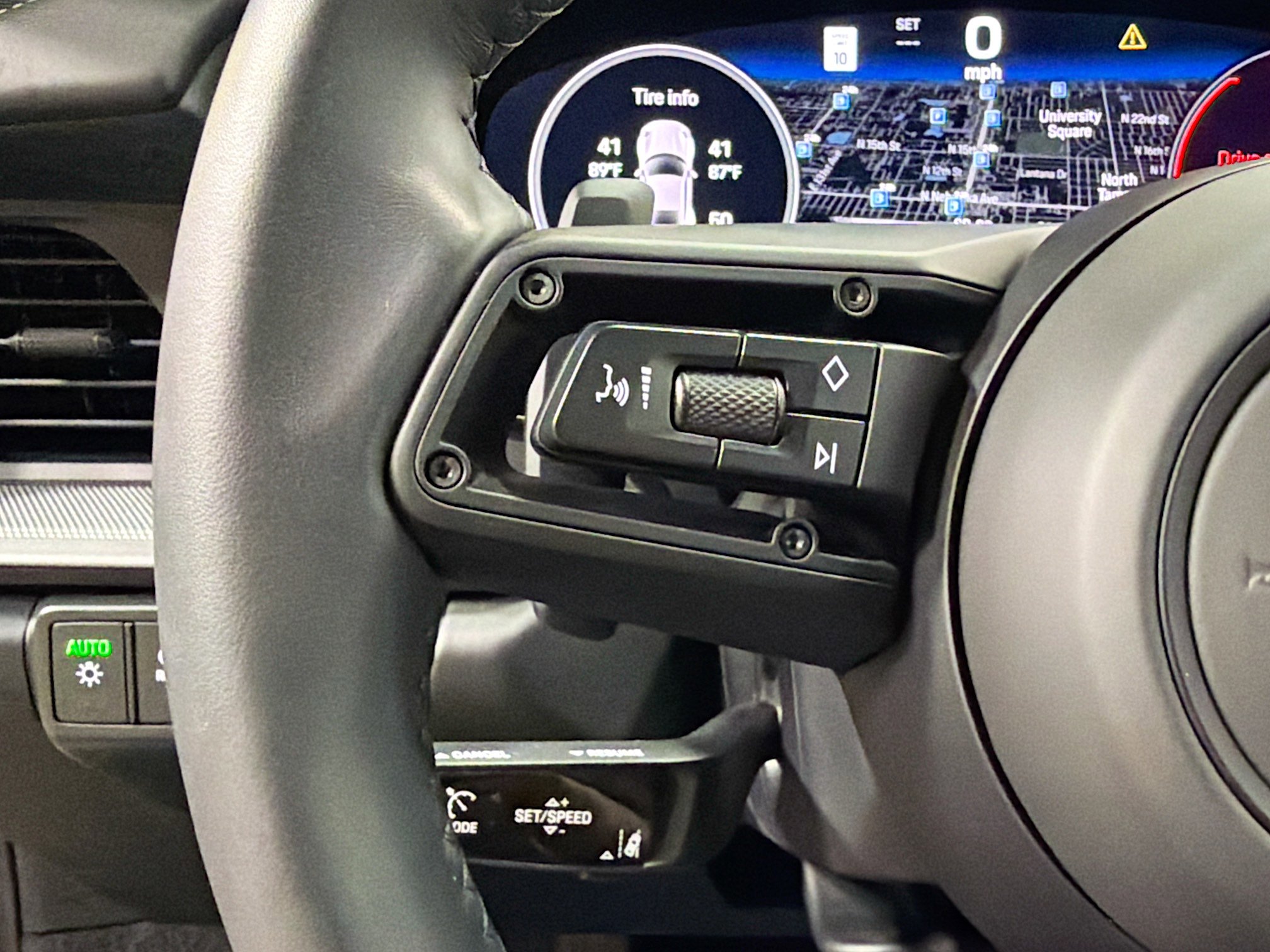 Used 2025 Porsche 911 Carrera image 33