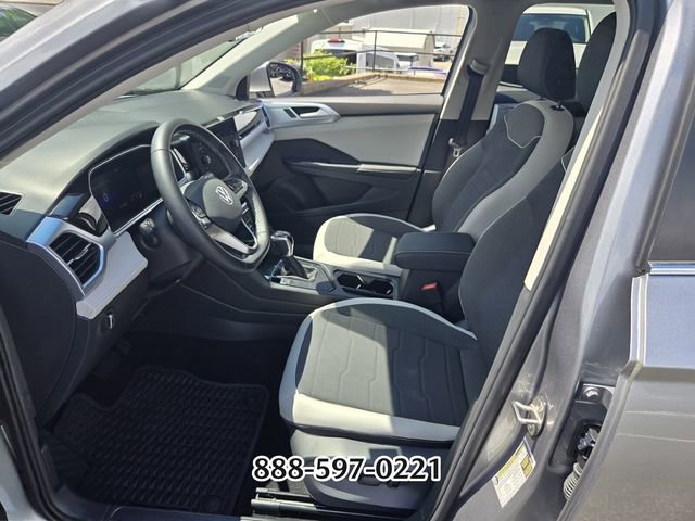 Used 2025 Volkswagen Taos SE FWD image 10