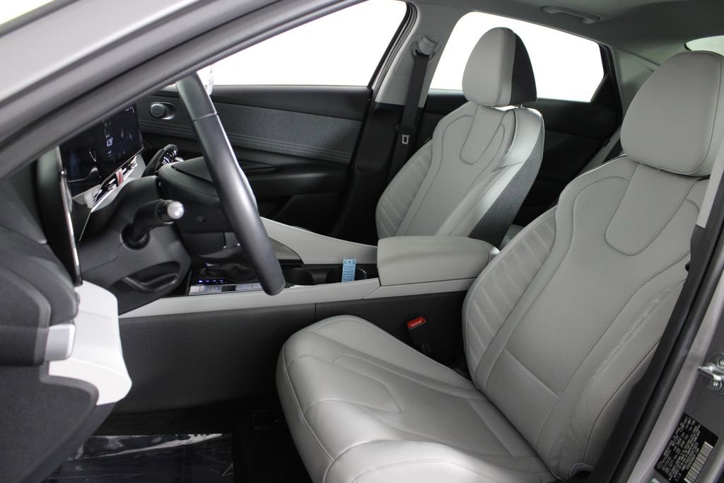 Certified 2024 Hyundai Elantra Limited FWD image 20