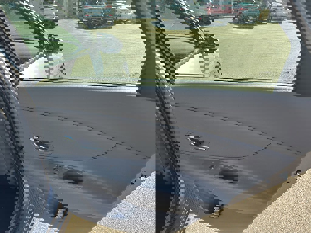 Used 2024 Hyundai Elantra SE image 21