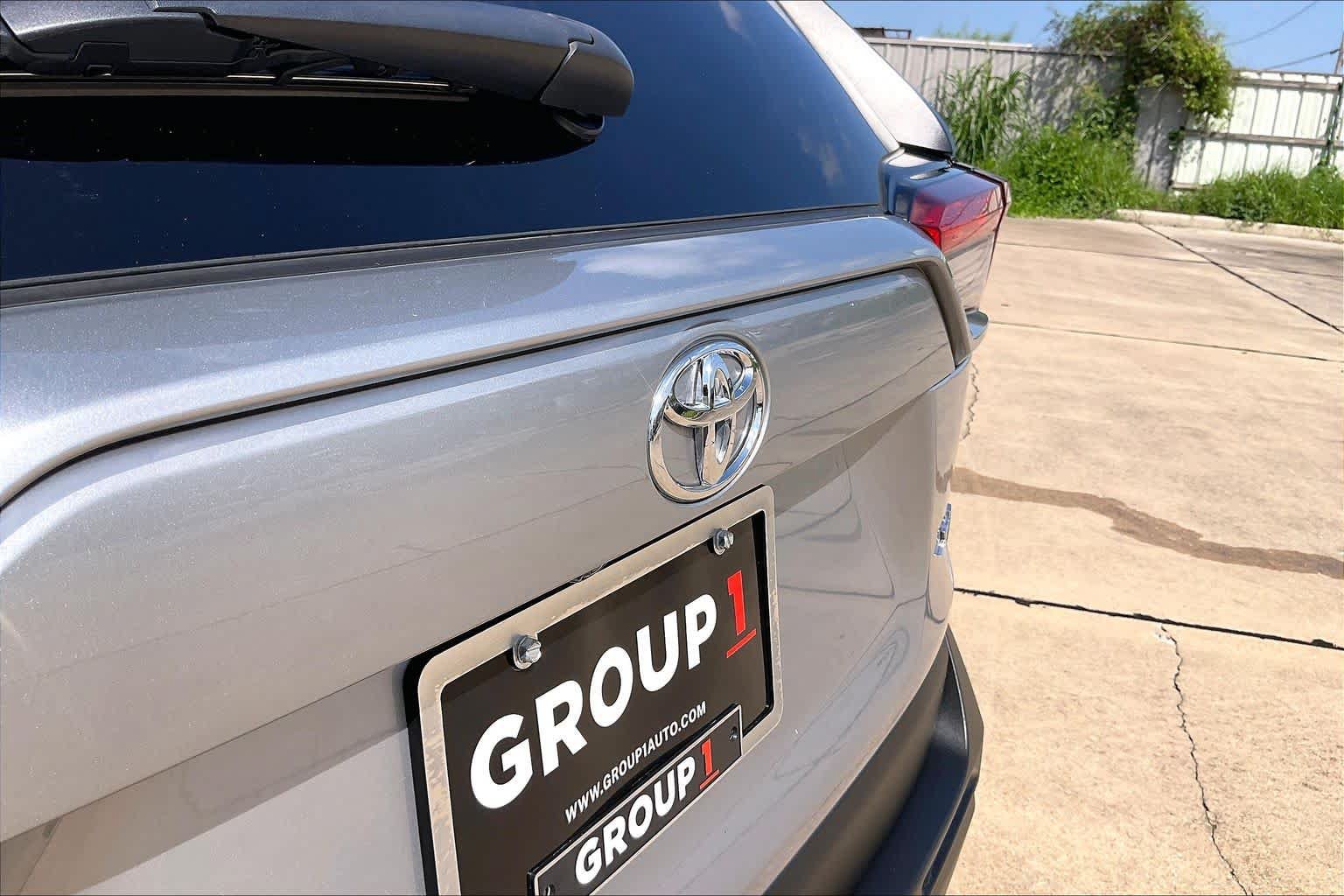 Used 2025 Toyota RAV4 XLE FWD image 27