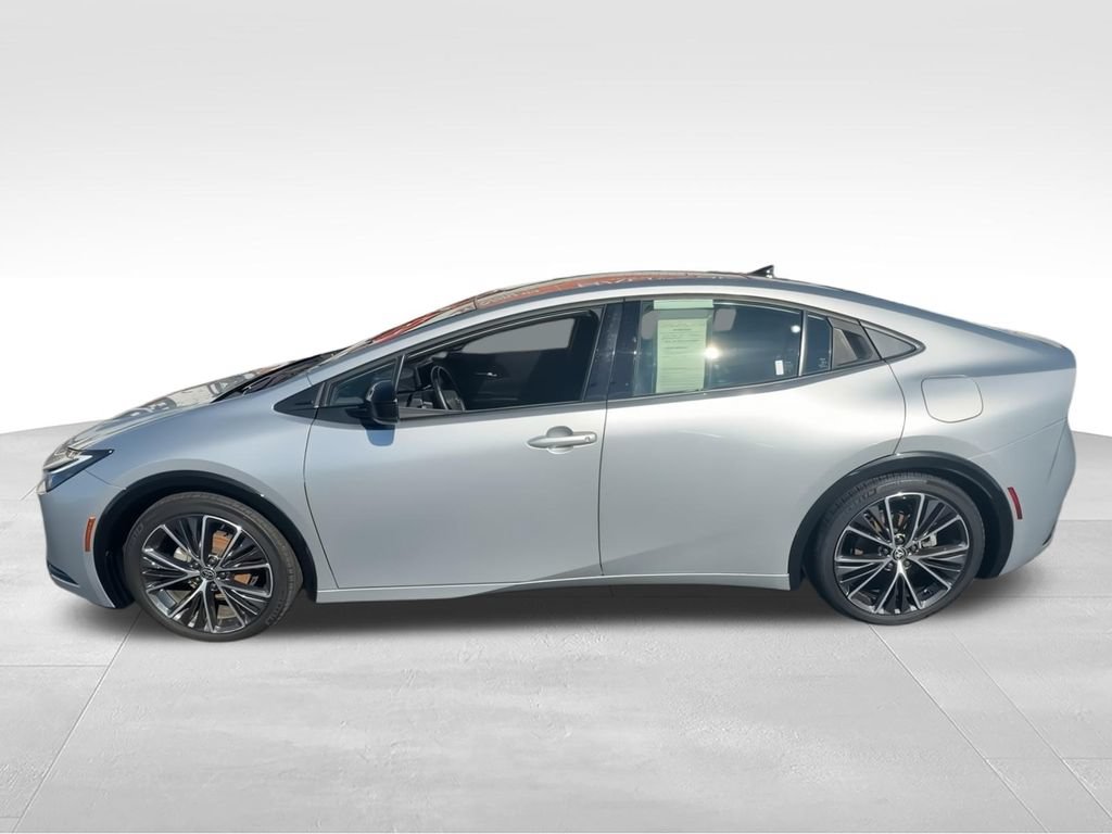 Used 2023 Toyota Prius Limited FWD image 5