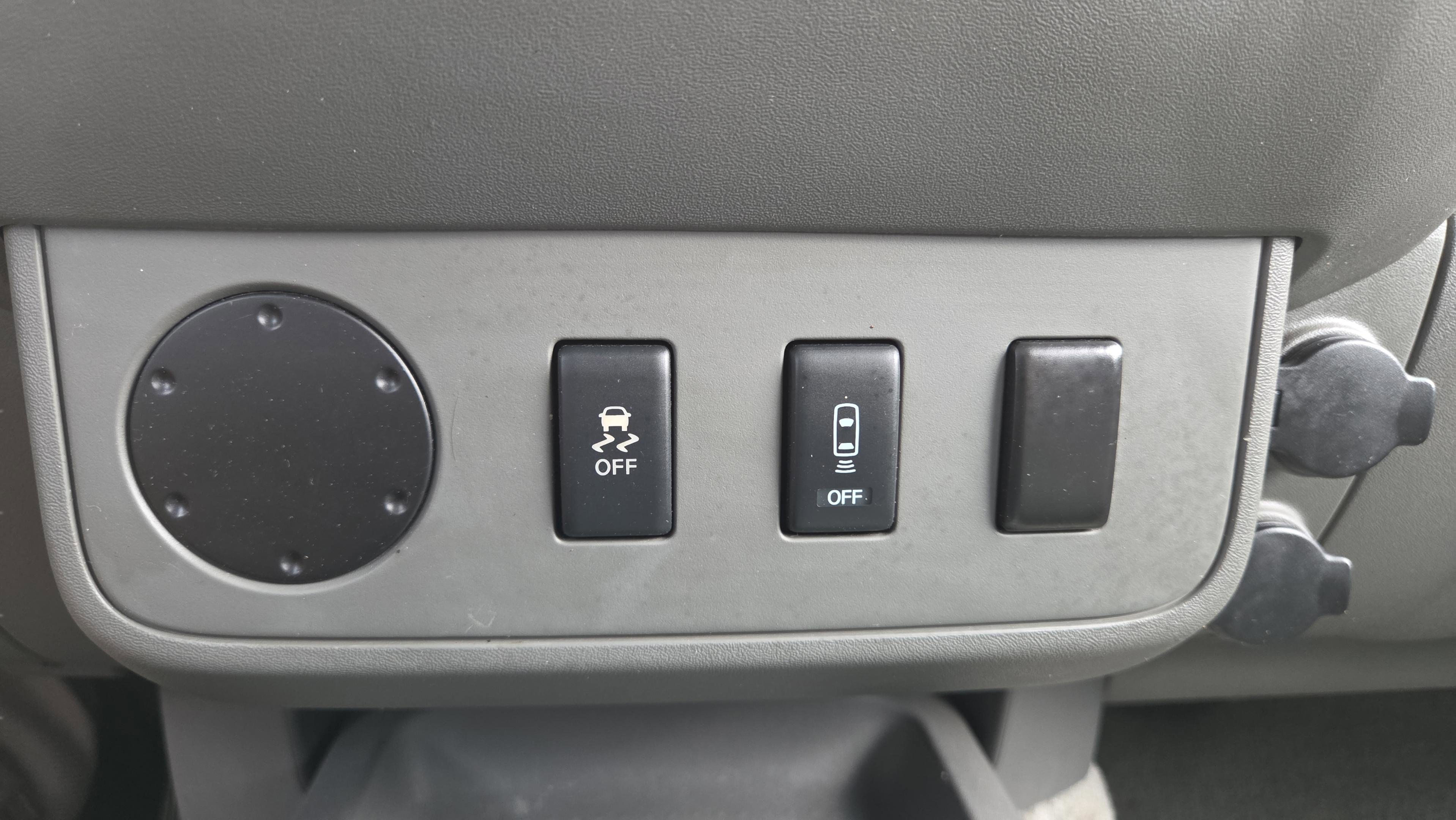 Used 2013 Nissan Frontier SV w/ SV Value Truck Pkg image 30