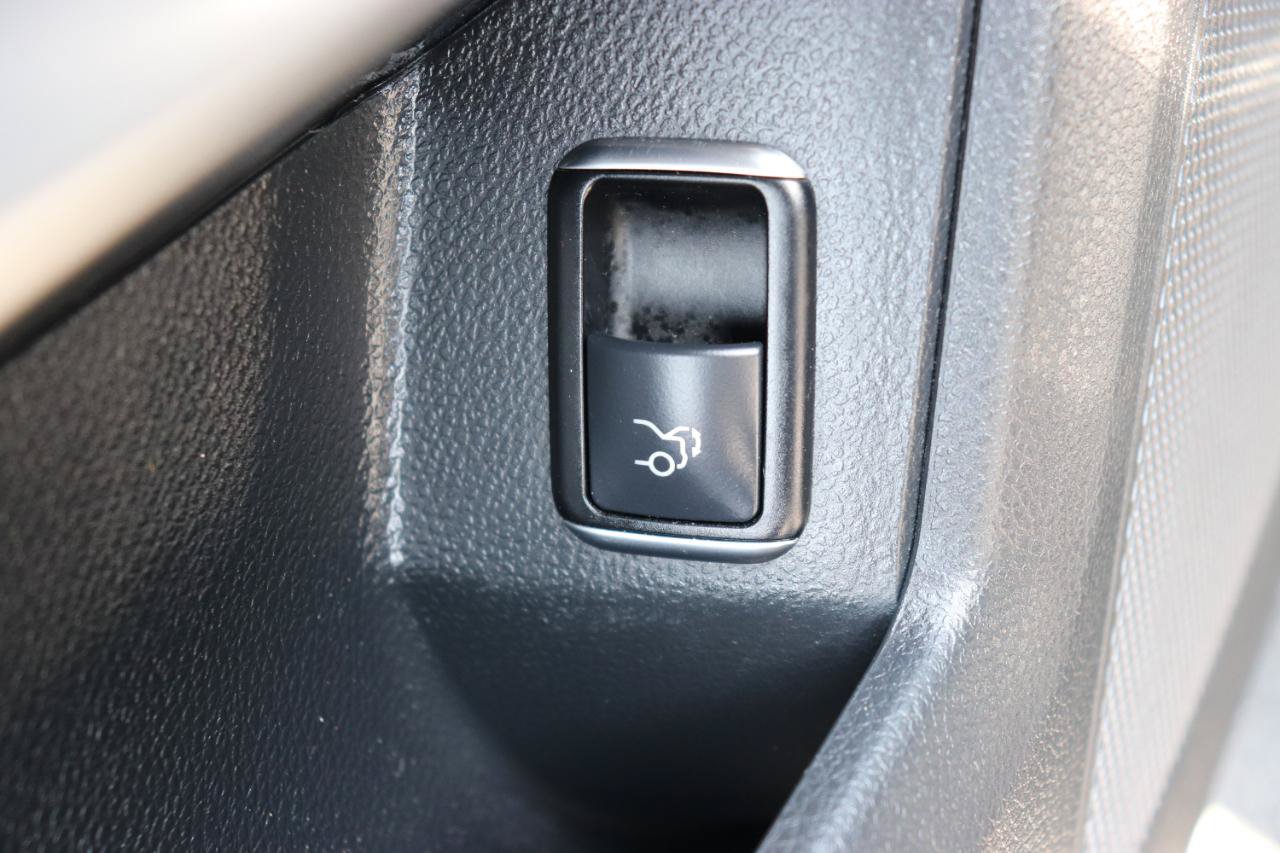 Used 2015 Mercedes-Benz GLK 350 4MATIC image 50
