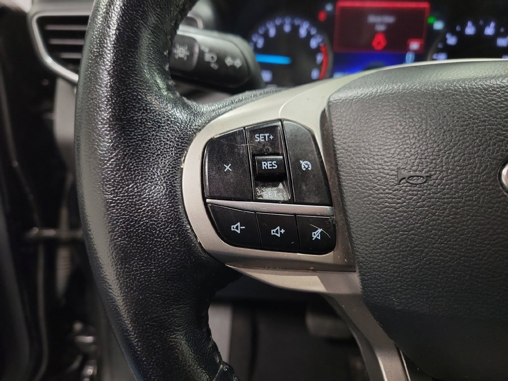 Used 2022 Ford Explorer XLT w/ Equipment Group 202A AWD/4WD image 23