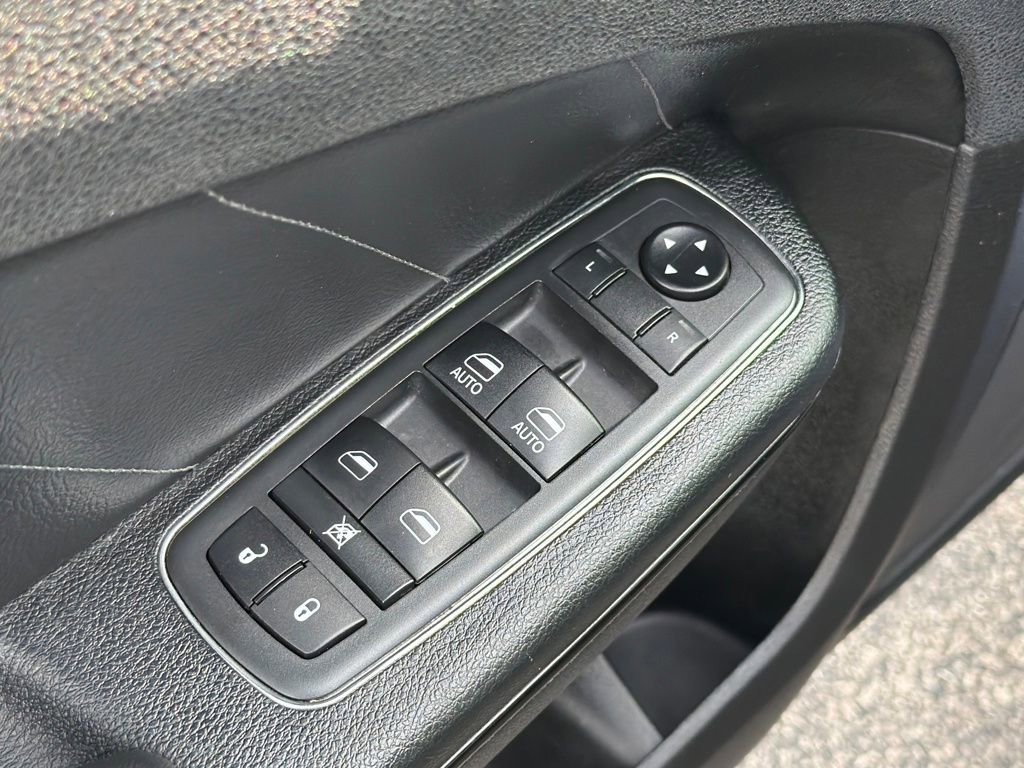 Used 2019 Dodge Charger SXT w/ Blacktop Package image 14
