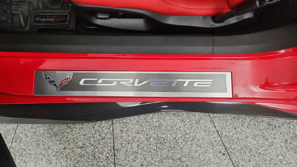 Used 2015 Chevrolet Corvette Z06 w/ Chrome Badge Package RWD image 36
