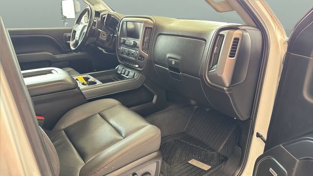 Used 2019 GMC Sierra 2500 SLT w/ All Terrain HD Package AWD/4WD image 23