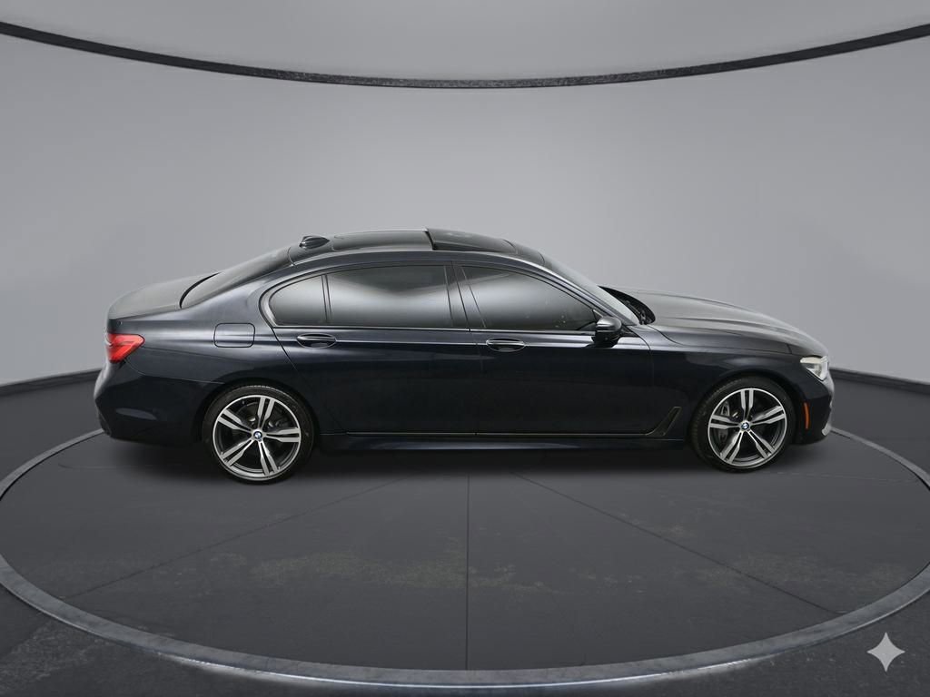 Used 2019 BMW 750i image 57