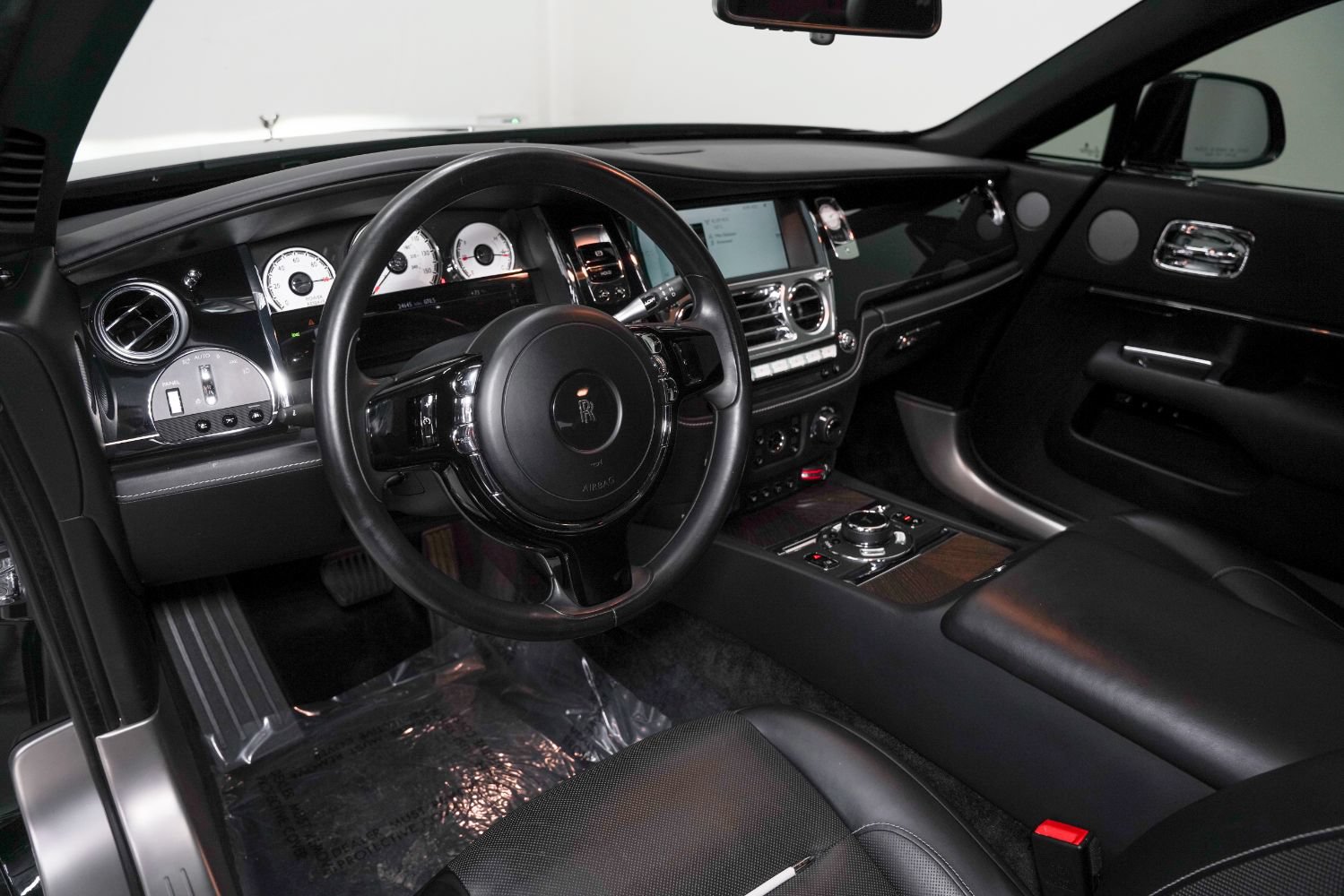 Used 2017 Rolls-Royce Wraith RWD image 13