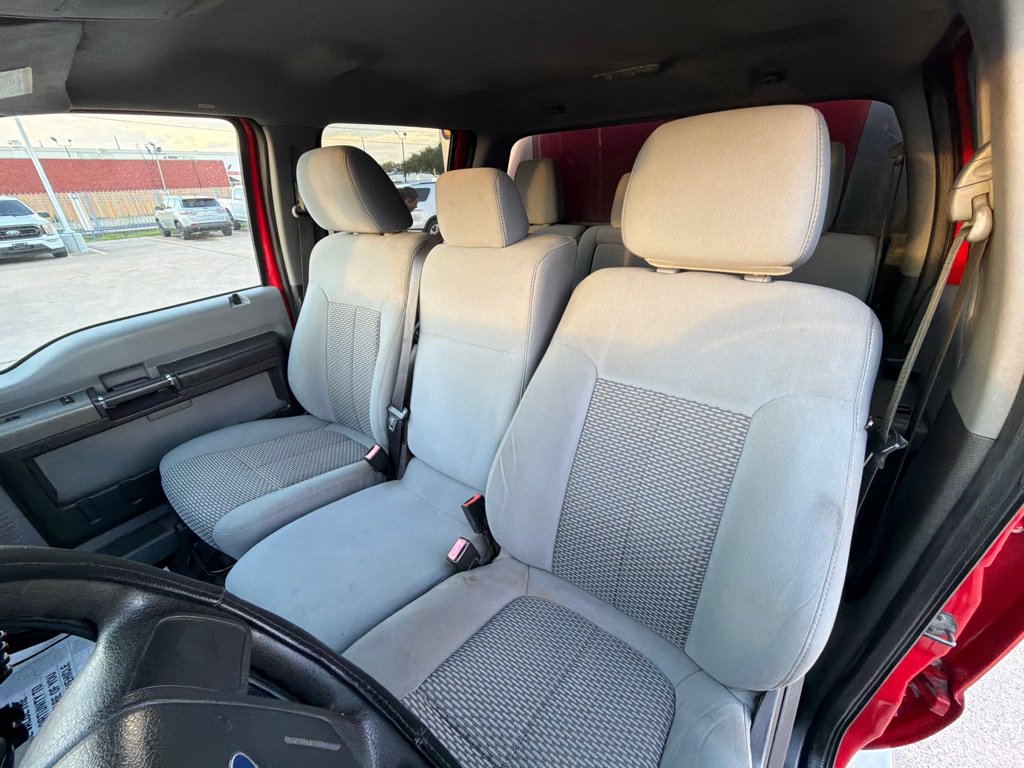 Used 2011 Ford F550 4x4 Crew Cab Super Duty w/ XLT Interior Pkg image 25