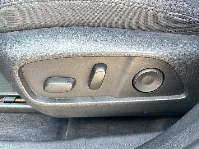 Used 2025 Chevrolet Equinox LT w/ Convenience Package II FWD image 12