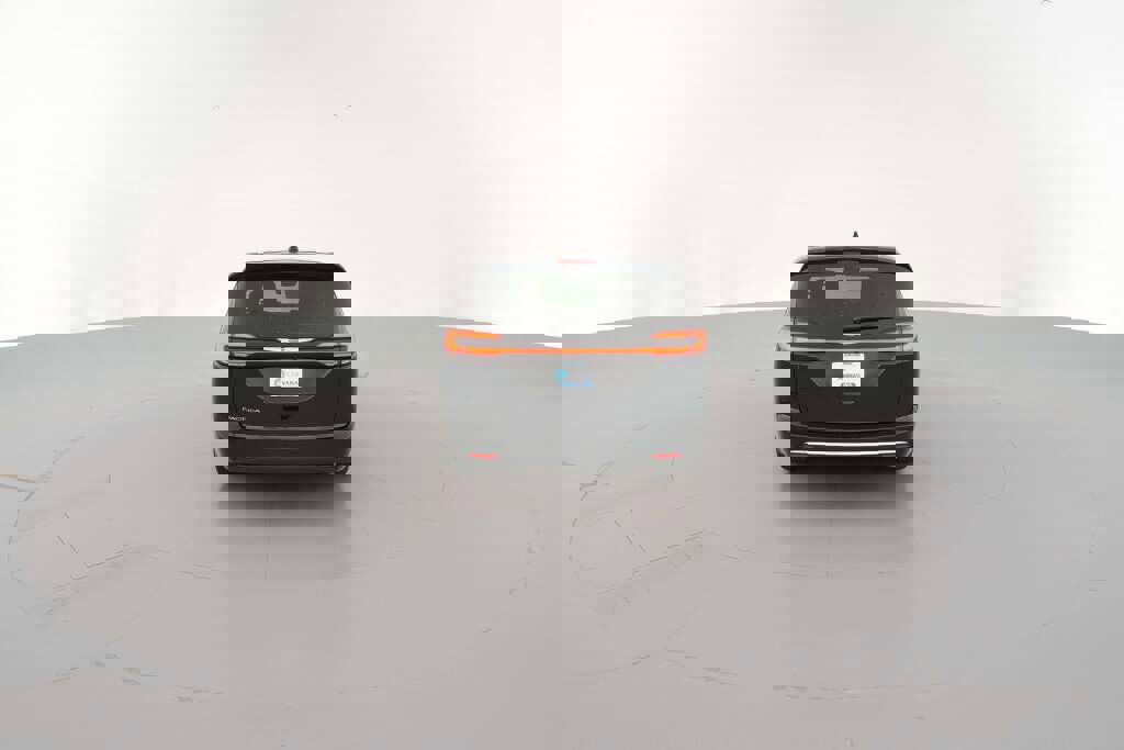 New 2026 Chrysler Pacifica Select image 10