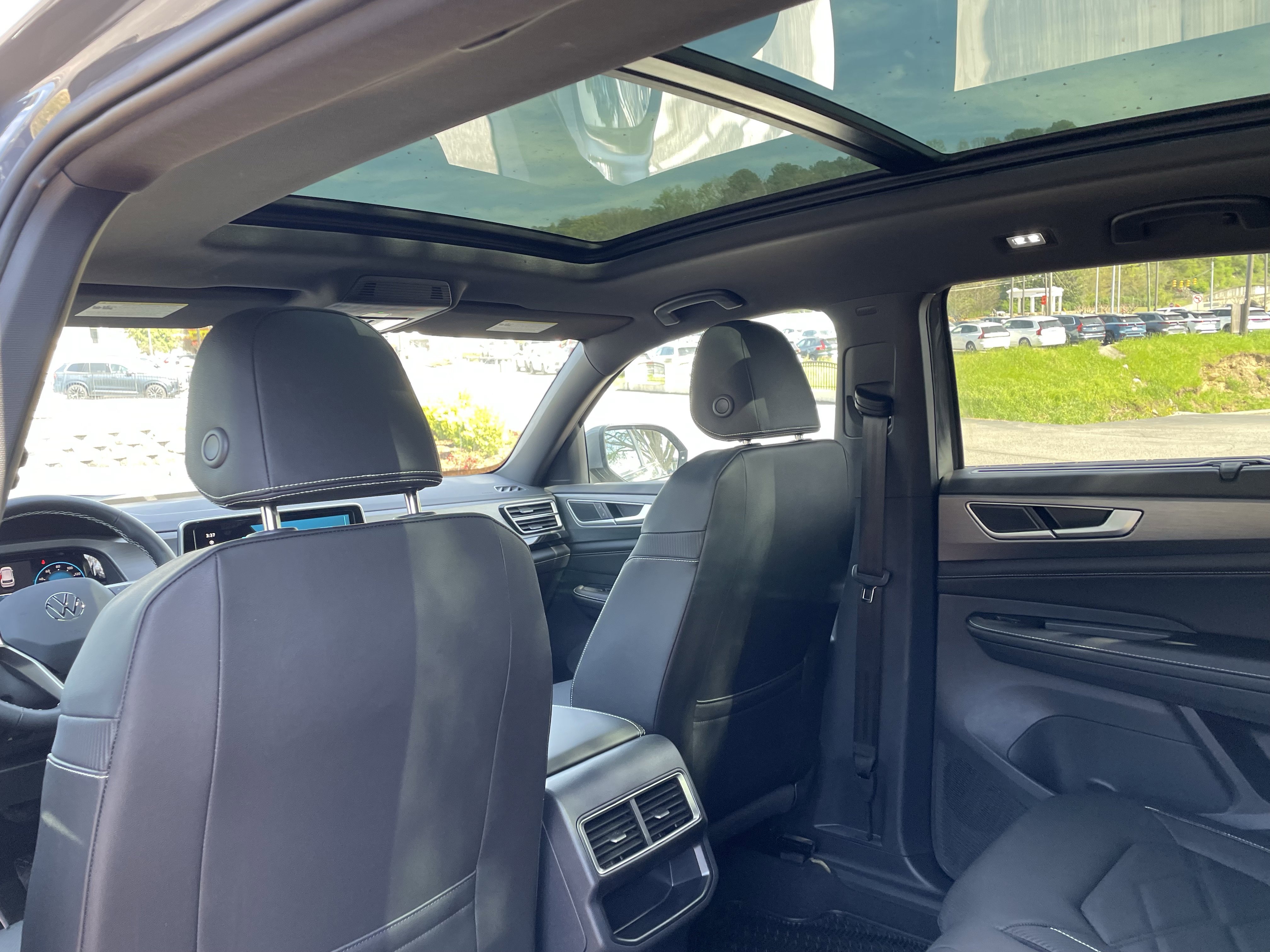 New 2026 Volkswagen Atlas Cross Sport SE image 13