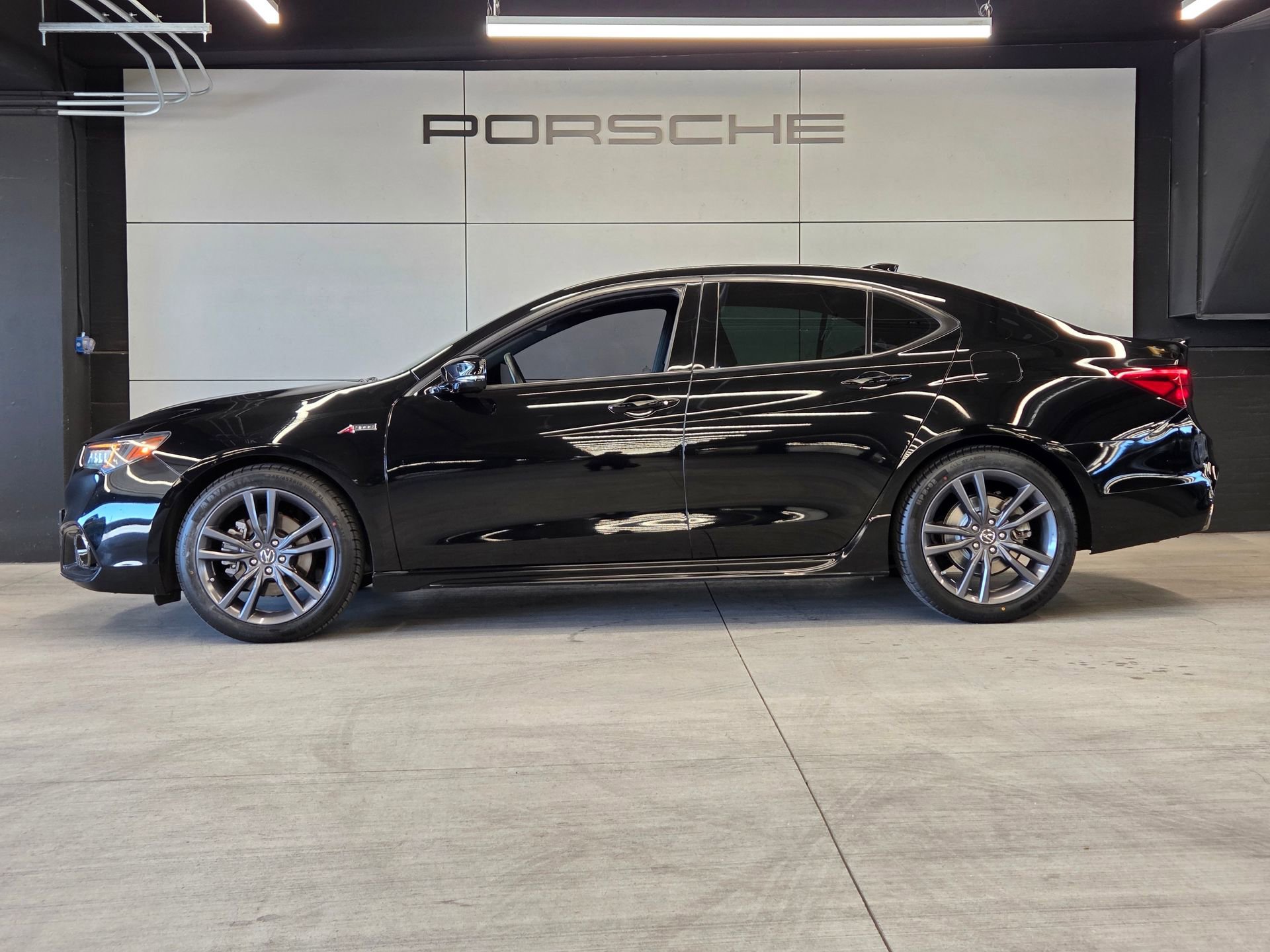 Used 2019 Acura TLX V6 w/ Technology & A-SPEC Pkg image 2