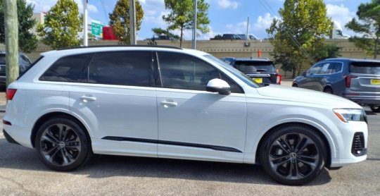 Used 2025 Audi Q7 3.0T Prestige image 4