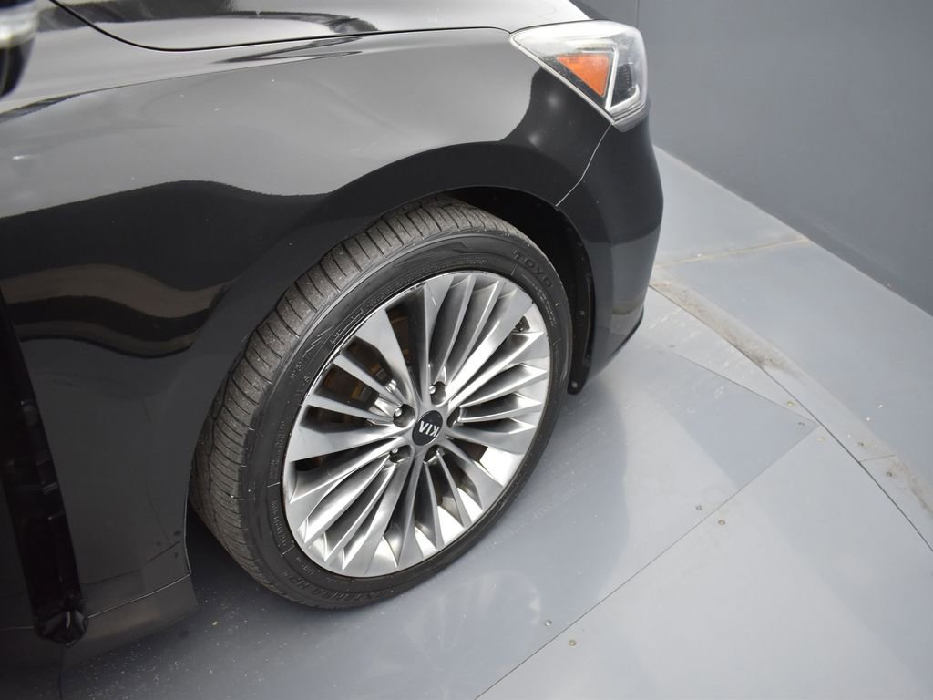 Used 2018 Kia Cadenza Limited image 33