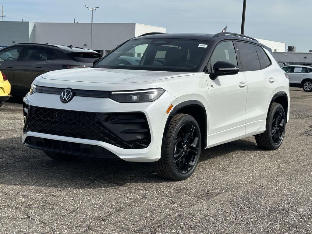 New 2026 Volkswagen Tiguan SE R-Line AWD/4WD image 1