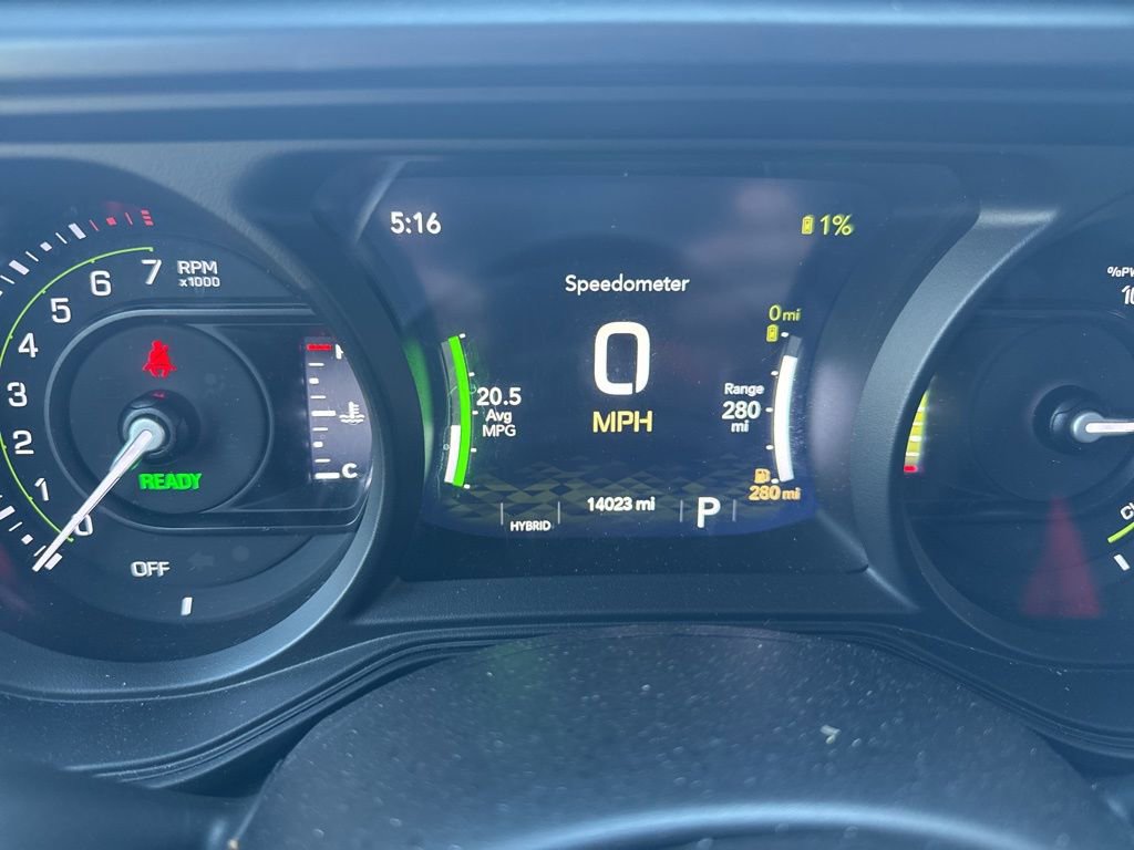 Used 2025 Jeep Wrangler Unlimited Sahara image 15