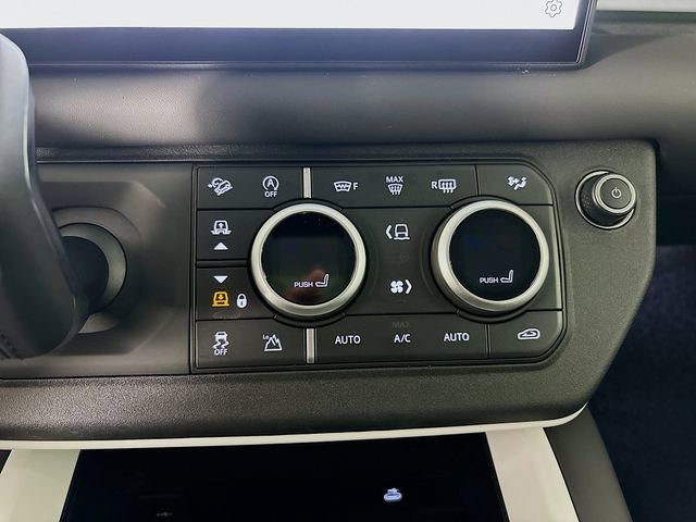Used 2025 Land Rover Defender 130 S image 18