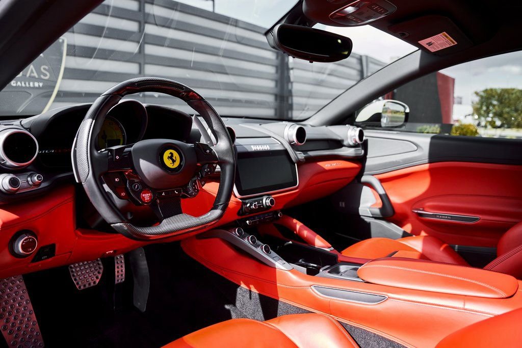 Used 2019 Ferrari GTC4Lusso image 2