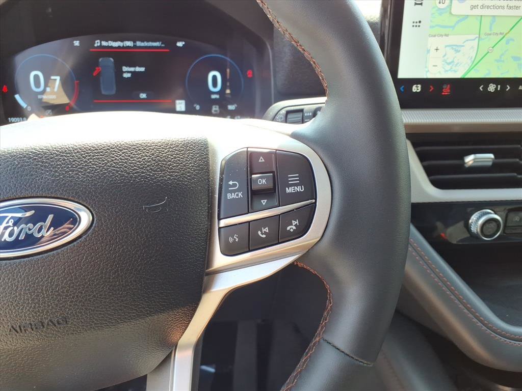 Used 2025 Ford Explorer Active w/ Active Comfort Package AWD/4WD image 24